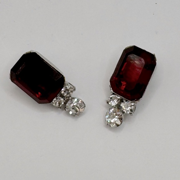 VINTAGE Red Crystal Clip-On Earrings - Picture 8 of 13